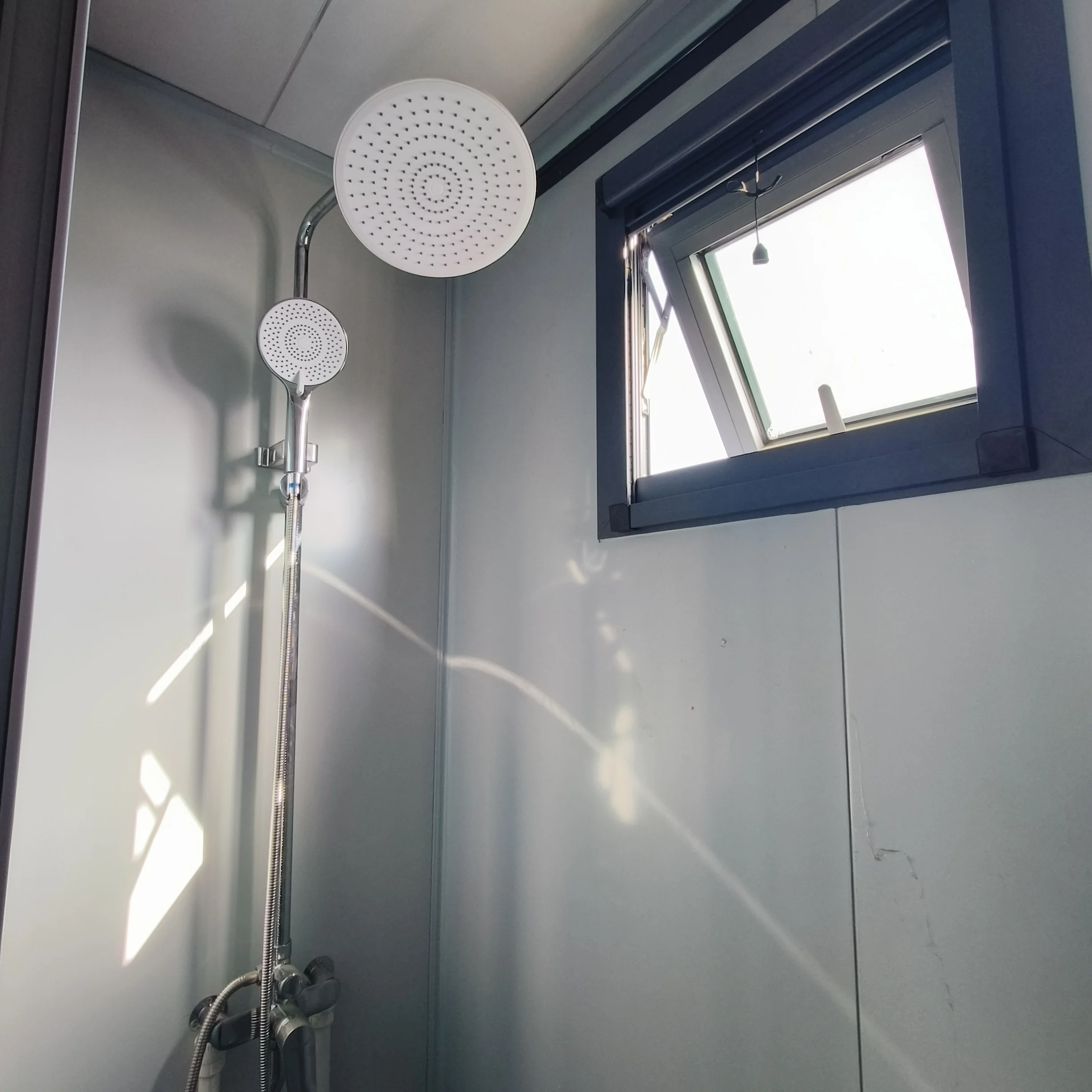 Quickly Build 20ft Container House for Temporary Housing Yellow Wood Grain Decoration for Restaurant Chinese Apartment Farmhouse