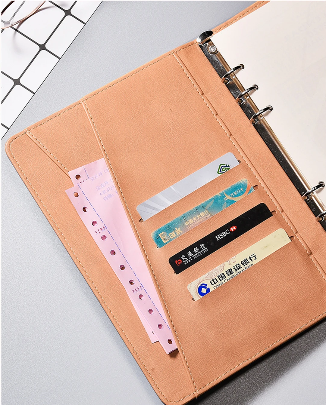2022 New Multifunctional Charging Notebook Set Mobile Power Wireless Charging Notepad Set with Pen Customized A5 Leather 8000mah