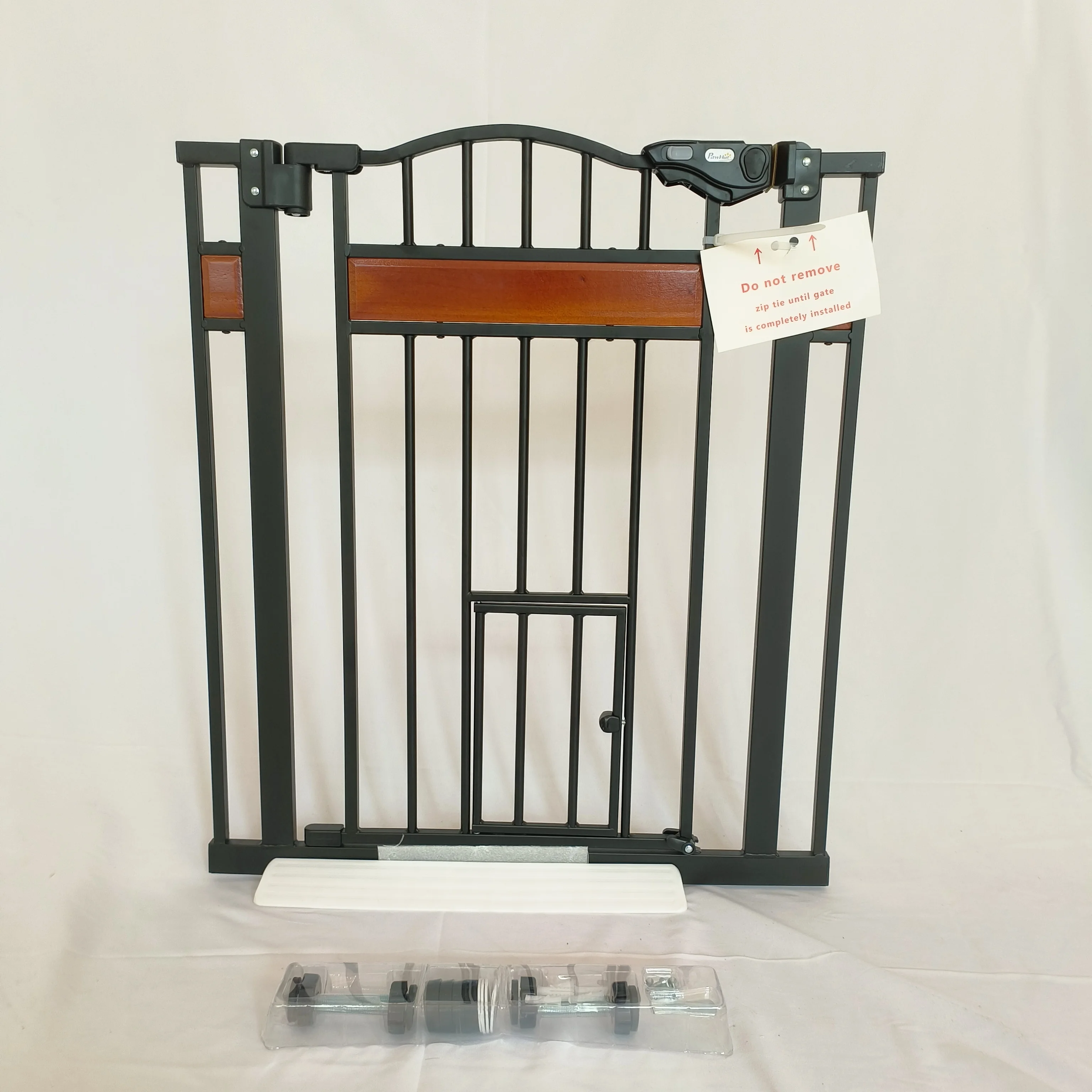 High quality  new fashion auto close  security adjustable wood metal baby pet door safety gate design for stairs bedrooms