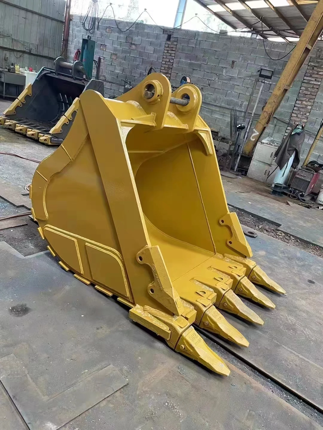 High Quality durable komatsu PC200-10M0 standard bucket with Teeth