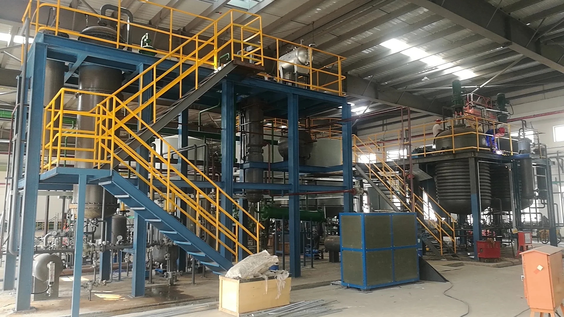 Установите производственную линию смазочных материалов для моторного масла рециркуляционная машина высокая точность контроля температуры