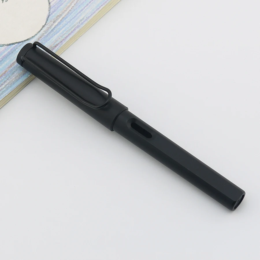 Matte Gradient Fountain Pen 0.35mm With Interchangeable Ink Sac For Students Correct Posture Writing Pen Business Signature Pen