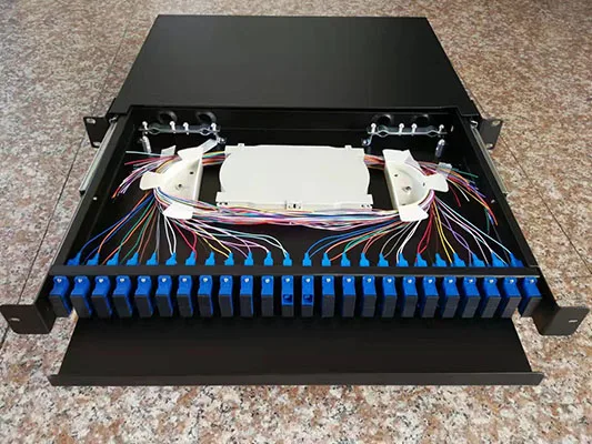 FTTH 1u 12 24 36 48 Port Sc APC Pigtail Adapter Fiber Rack Mount Terminal Box ODF Patch Panel 19 inch Slide tray panel