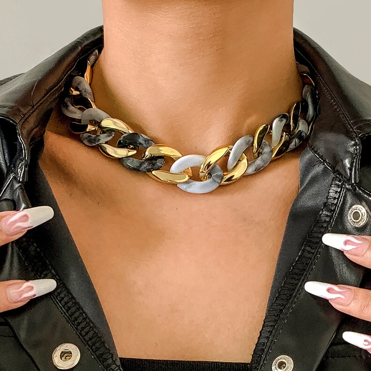 VEROMCA American Punk Hollow out Chain Necklace Female Hip Hop Metal Aluminum Chain Acrylic Necklace