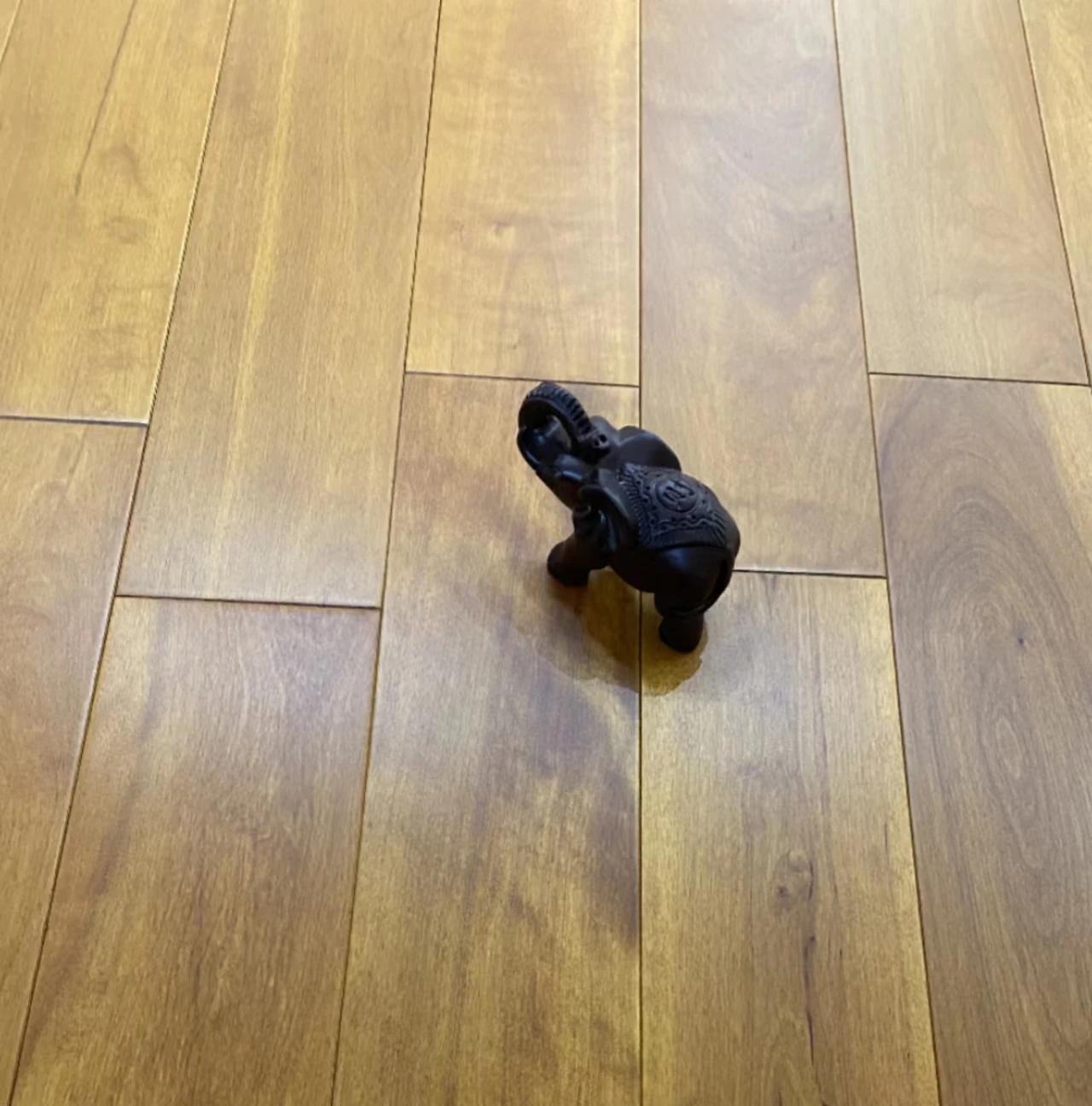 Traditional retro style smooth surface waterproof full solid hard wood flooring Maple with high quality and good price