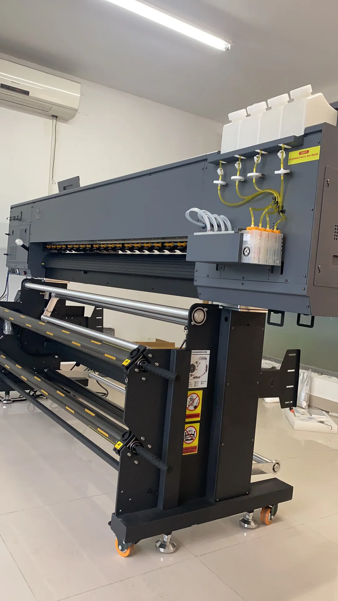 1.9m 2 4 I3200 head digital large fabric textile printing machine price dye sublimation heat transfer roll printer for t-shirts