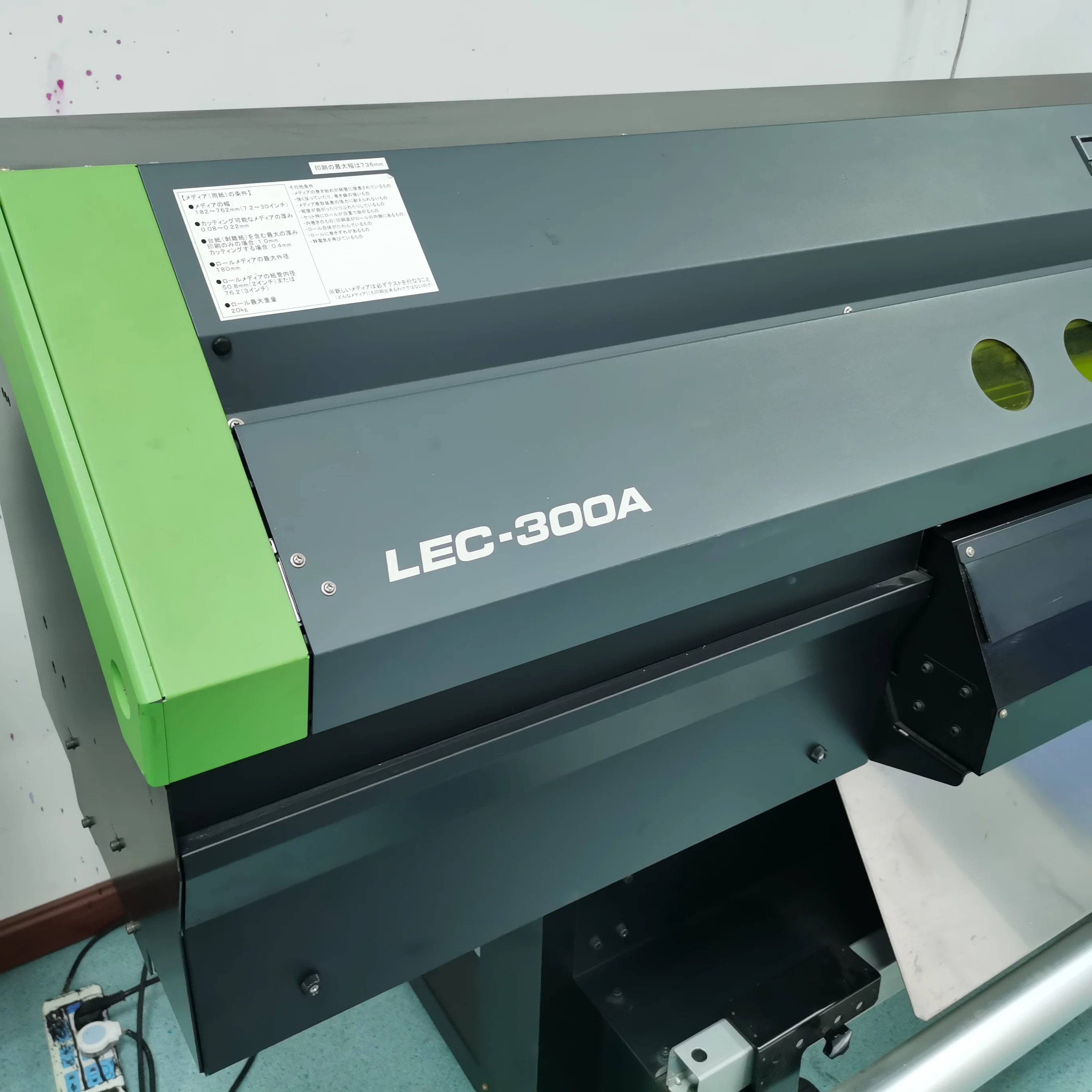 used roland Versa UV  LEC300/LEC300A  Printer and Cutter UV Package cartoon box printing machine