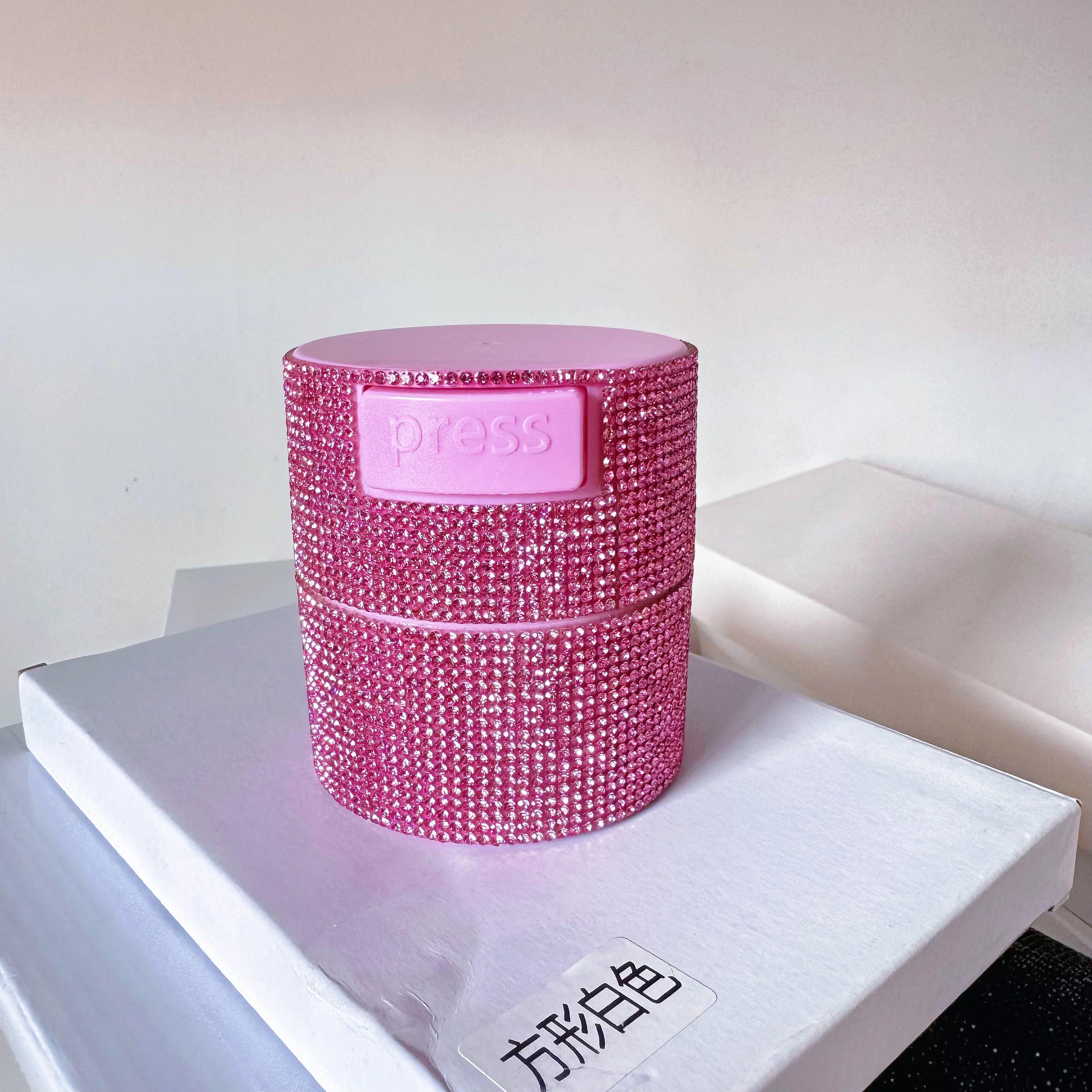 wholesale lash mirror shiny rhinestone plastic squeeze washing bottle diamond lash fan glue storage tank for eyelash extension