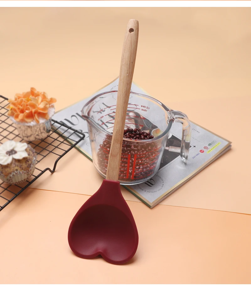 Nonstick Heat Resistant Home and Kitchen Accessories Heat Resistant Silicone Spatula