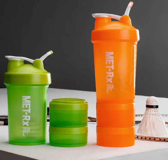 Sports fitness plastic mixing cup with medicine box protein powder plastic three-layer shaker cup