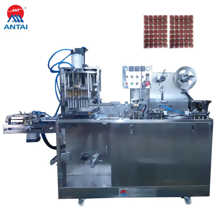 
New Type Red Worms Frozen Herbs Pouring Type Automatic Fish Food Blister Packing Machine 