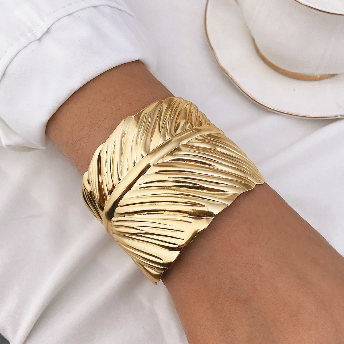 Custom Vintage African Jewelry Sets Gold  Chunky Feather Collar Choker Necklace Bracelets Set For Women Jewelry Accessories