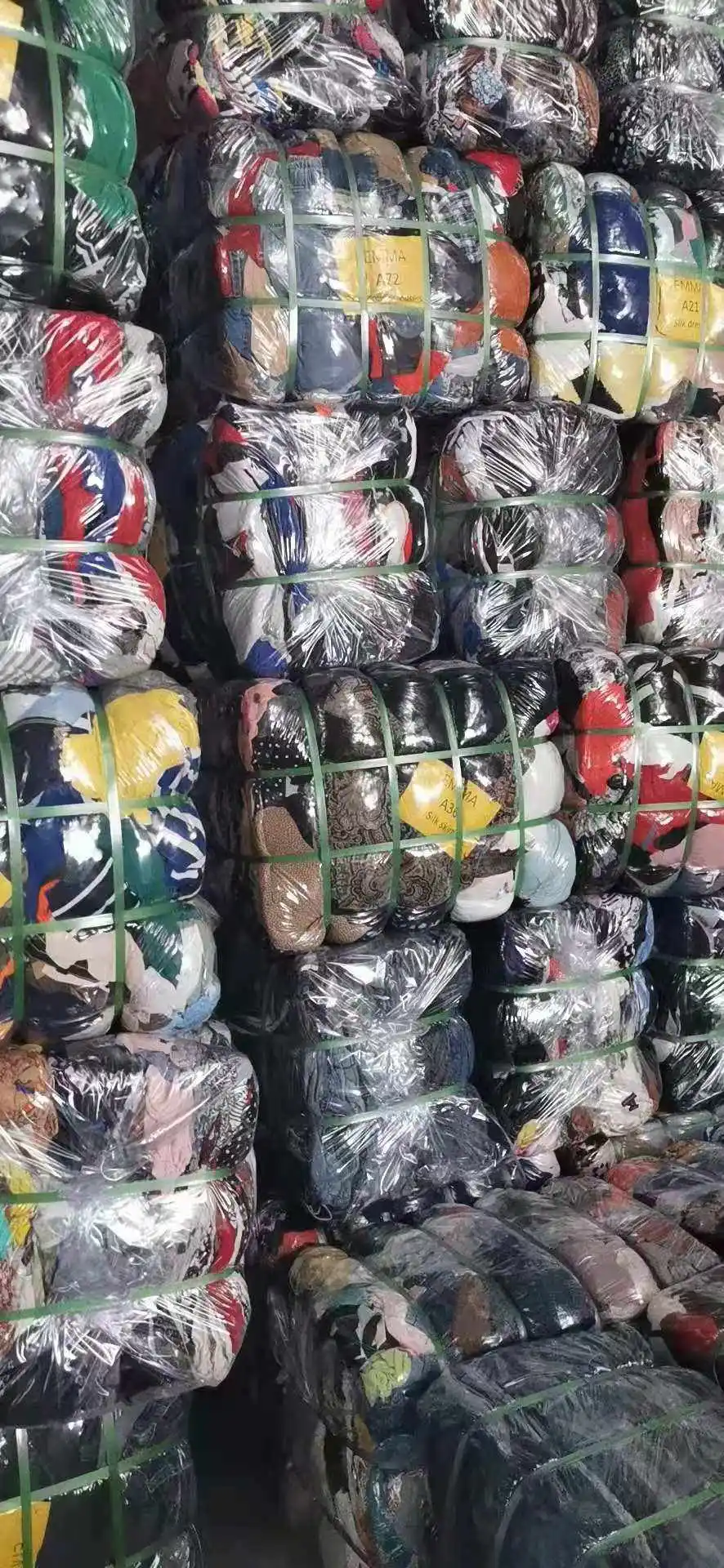 Apparel stock factory selling branded  t shirt mens clothing used clothes