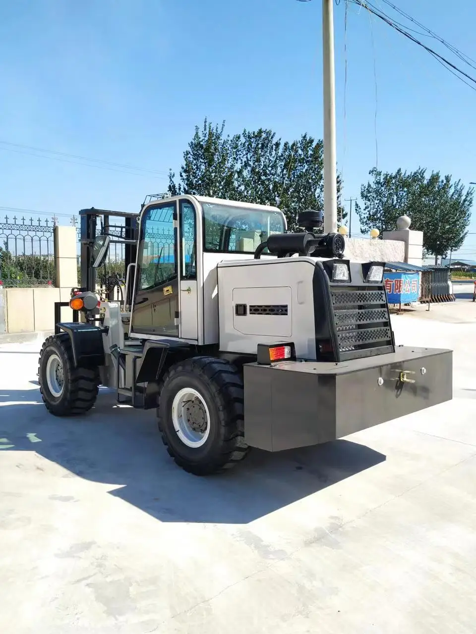 3 ton off-road forklift, 4 wheel drive, multi-purpose forklift ZF430T