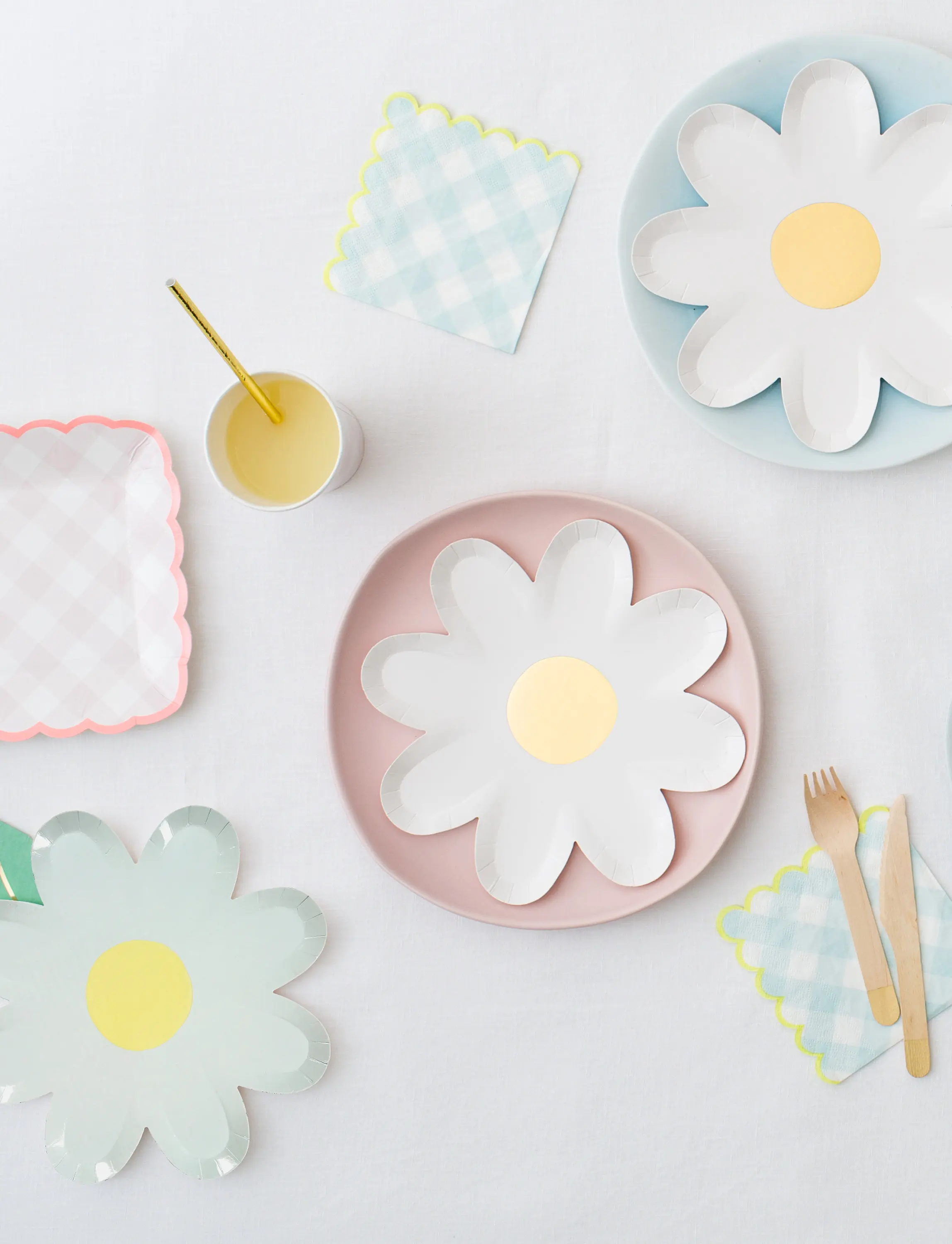 8pcs/bag 7inch party supplies decor disposable Sunflower Shape paper Dessert plates Flower cake dish dinner tableware New Year