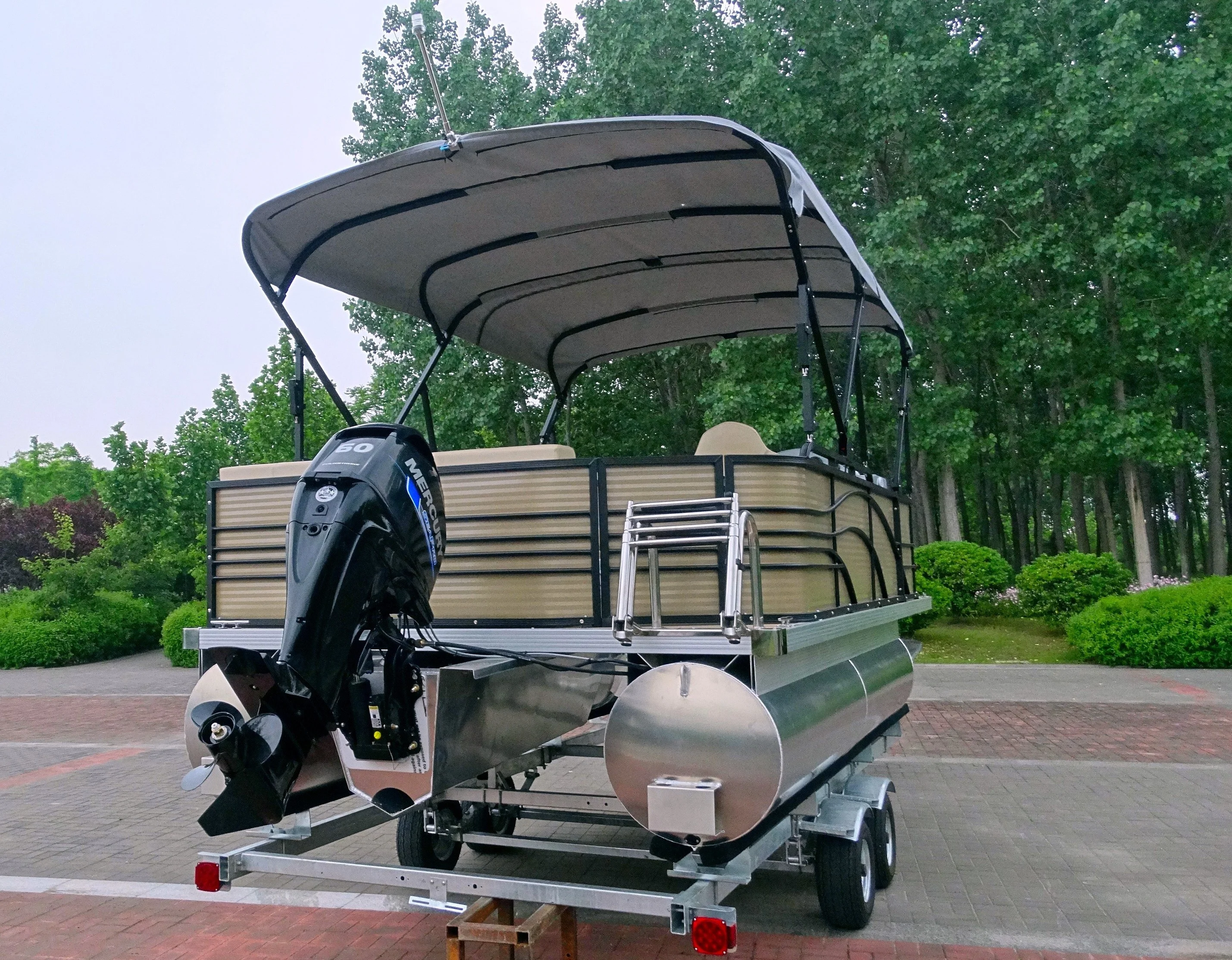  Best Recreational Floating Fiberglass Pontoon Fishing Boat For Sale With