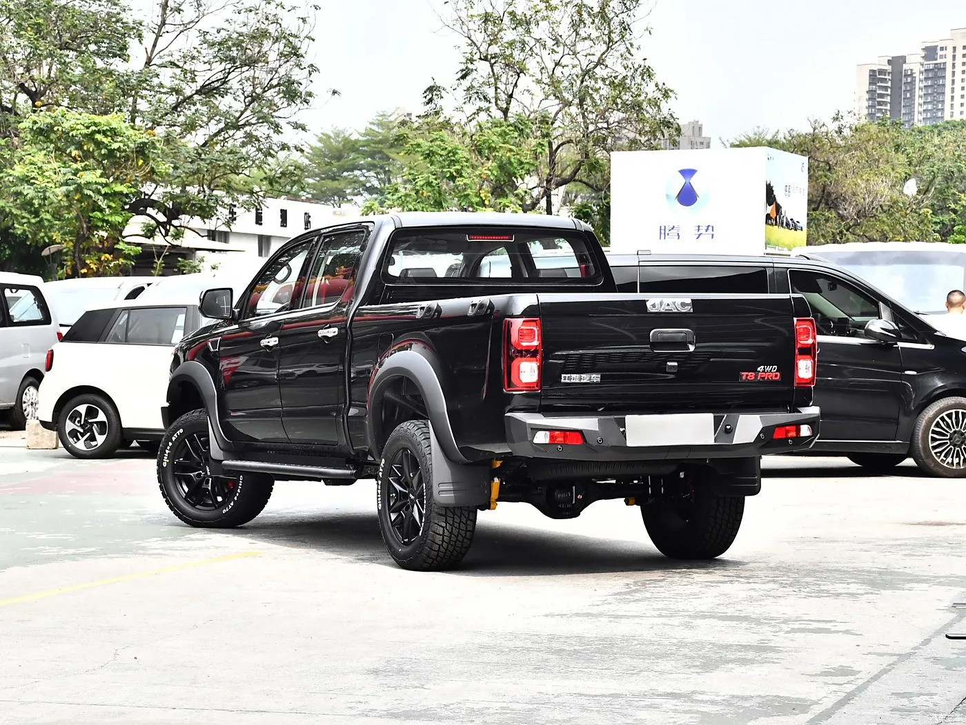 2024 JAC T8 Pro 2.0T diesel 8AT 4WD JAC T8 pro pickup truck 4x4 Chinese Pickup Trucks for sale