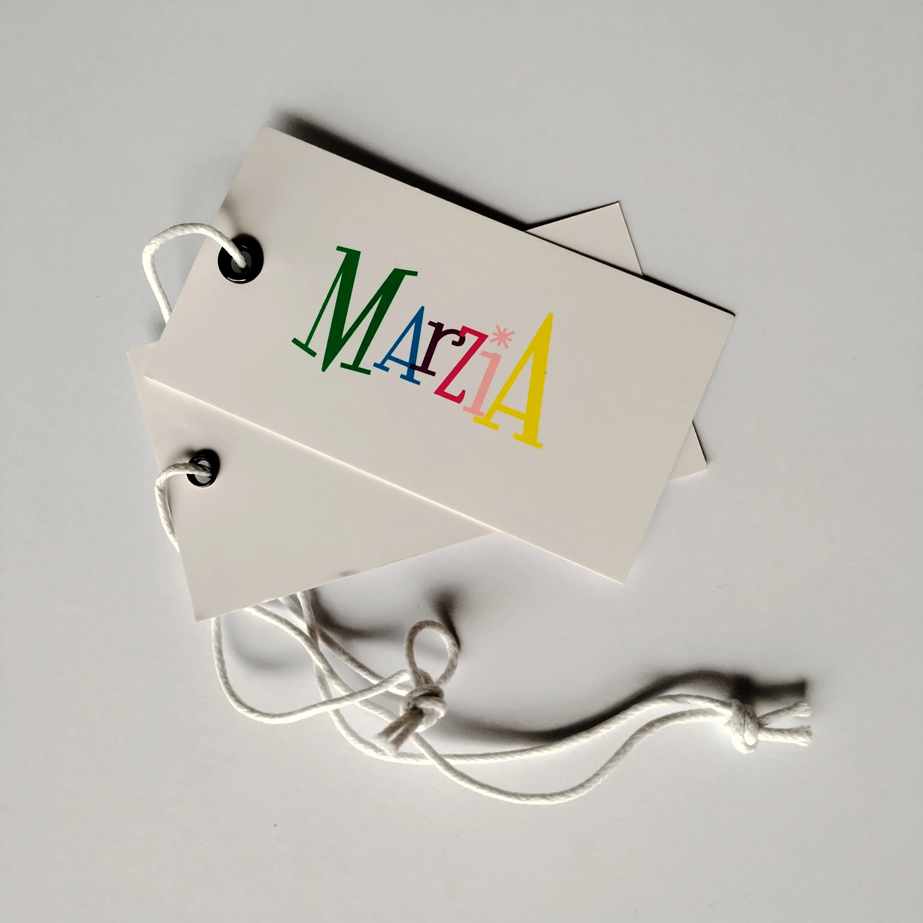 HT26 Clothing Paper Hang tag and Label with String And Pin Custom Printed Cardboard Brand Logo Luxury Hangtag for Garment