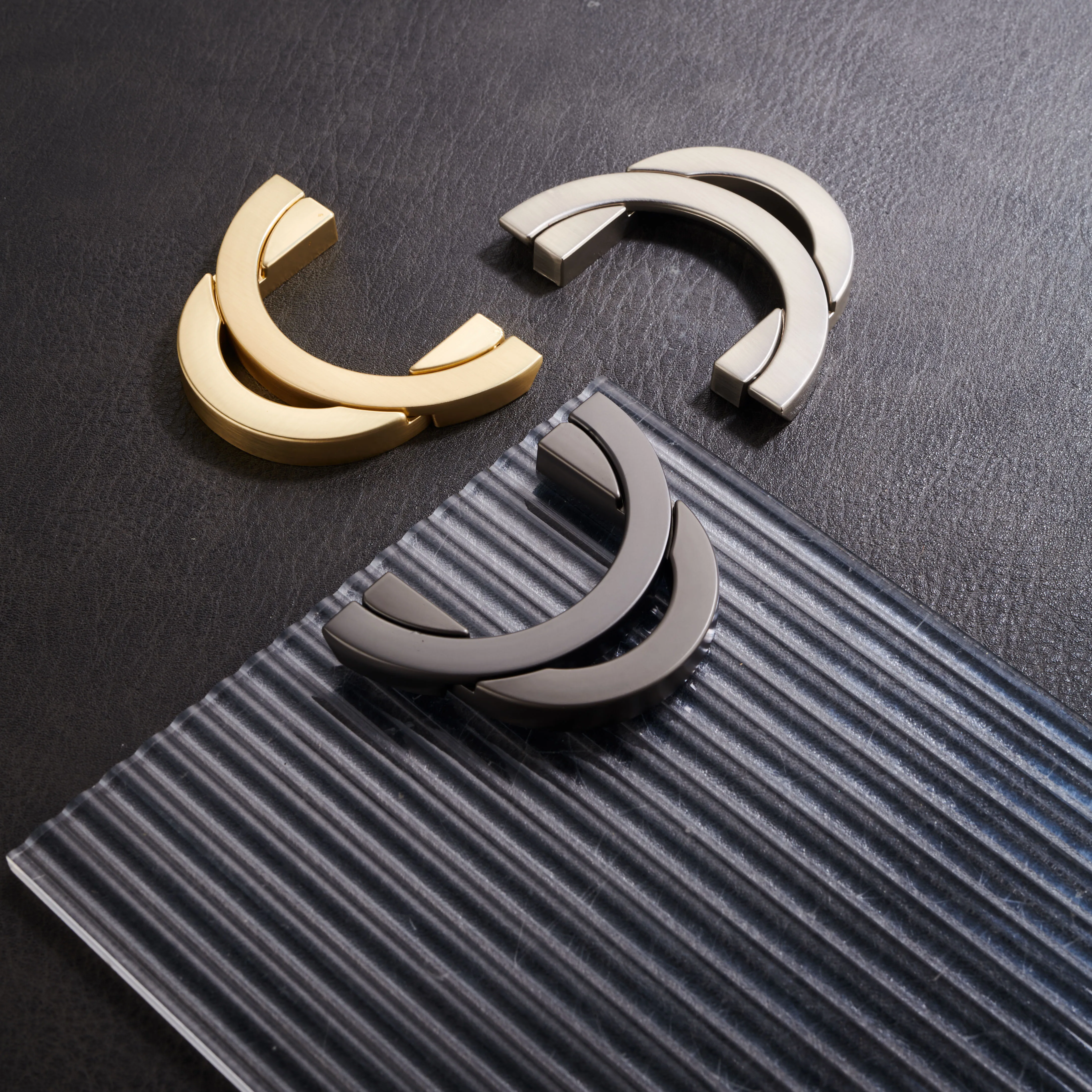 AKADA New Design Drawer Bronze Pull Knob Wardrobe Bathroom Cupboard Door Furniture Cabinet Handle