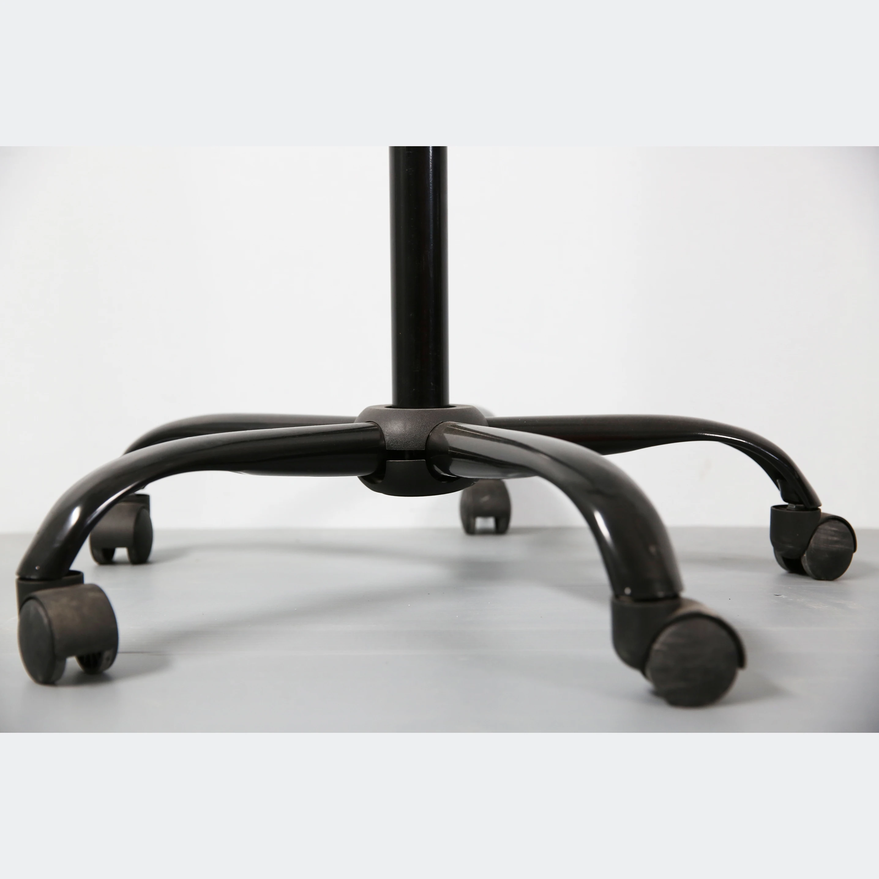 Star Legs with 5 Lockable Castors Lacquered Steel Surface Flipchart  Whiteboard