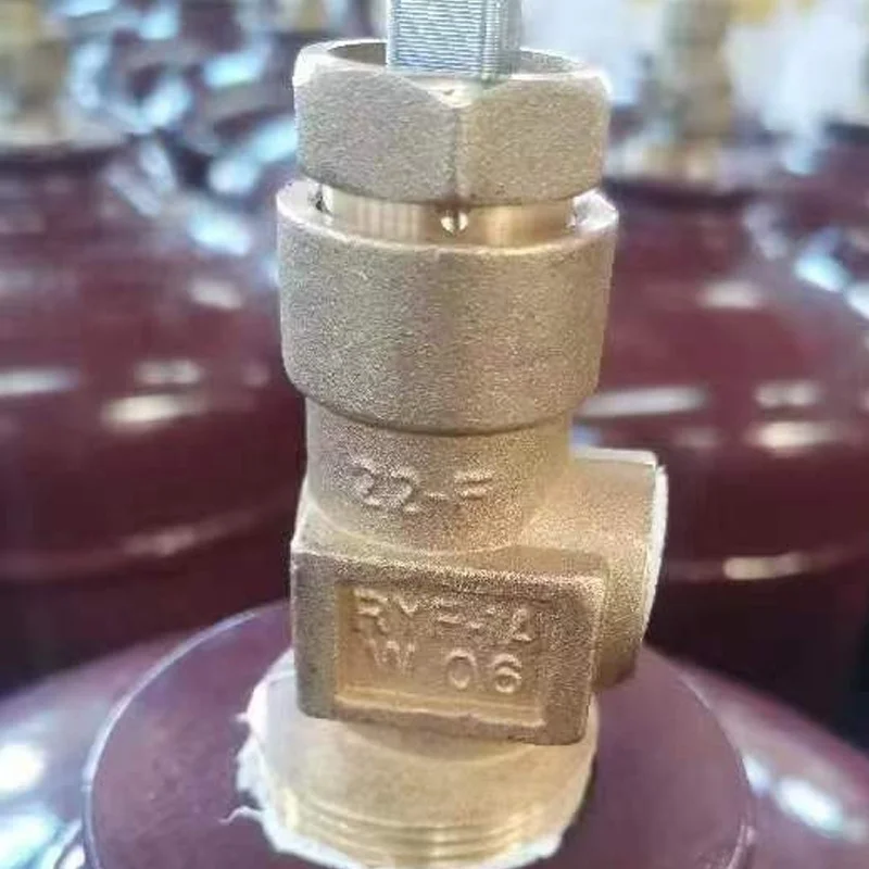ACETYLENE CYLINDER WITH VALVE AND CAP USED FOR ACETYLENE GAS AND WELDING MACHINE