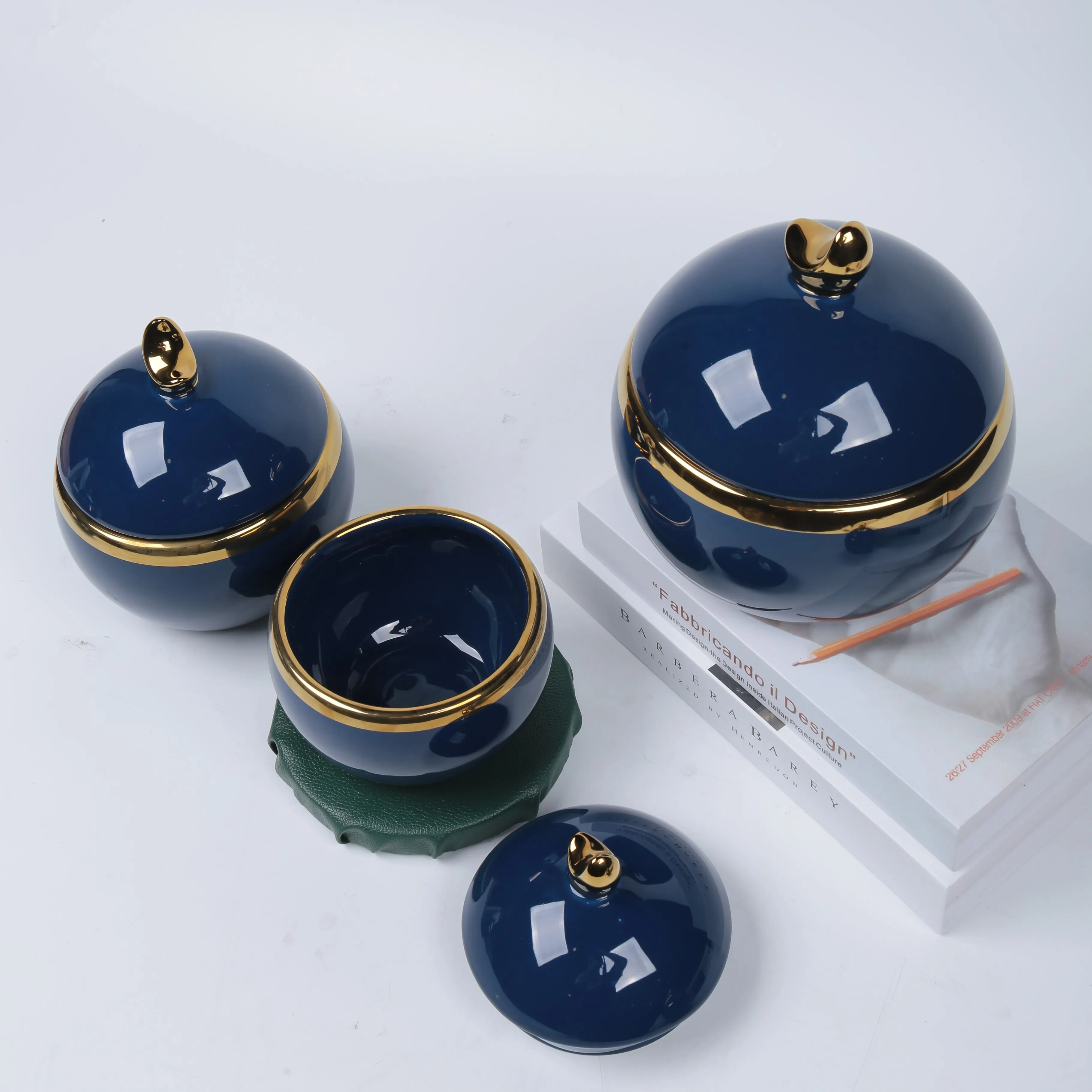 Living room& kitchen luxury gold ceramic decorative storage cookie candy coffee tea storage Jars