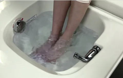 2022 new design Modern Luxury Beauty Nail Salon Furniture Pipeless Whirlpool pedicure salon chair with foot bath tub for massage