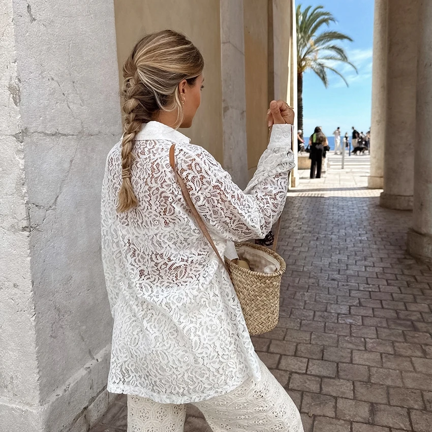 New Styles Clothing Fashionable 2024 Loose Long Sleeve White Casual Luxury Lace Ladies Tops Designer Summer Shirts For Women