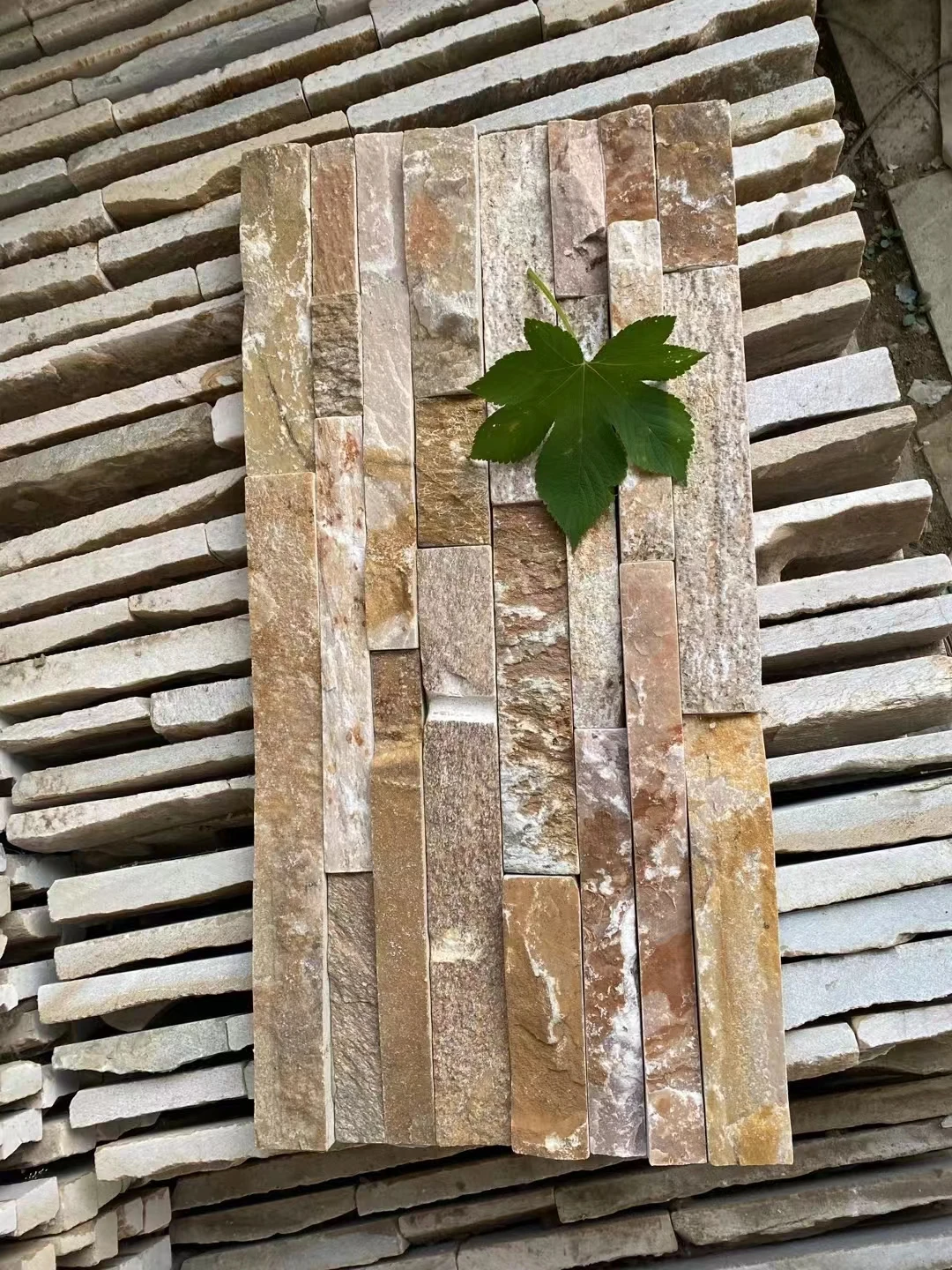 Оптовая продажа лучшее качество украшение для дома художественный настенный камень кирпичи самоклеящийся полосатый тонкий шиферный шпон