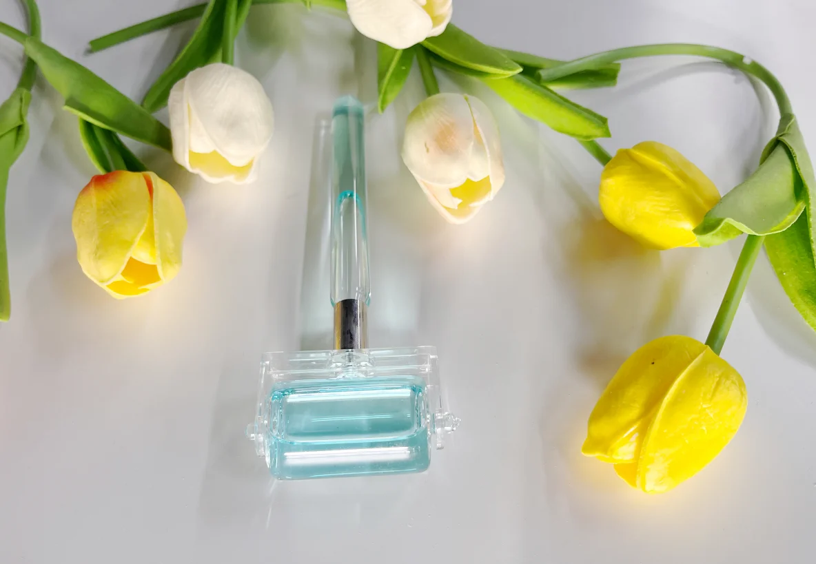 Reusable good price cooling and hot compressing facial massager ice rollers with customized logo