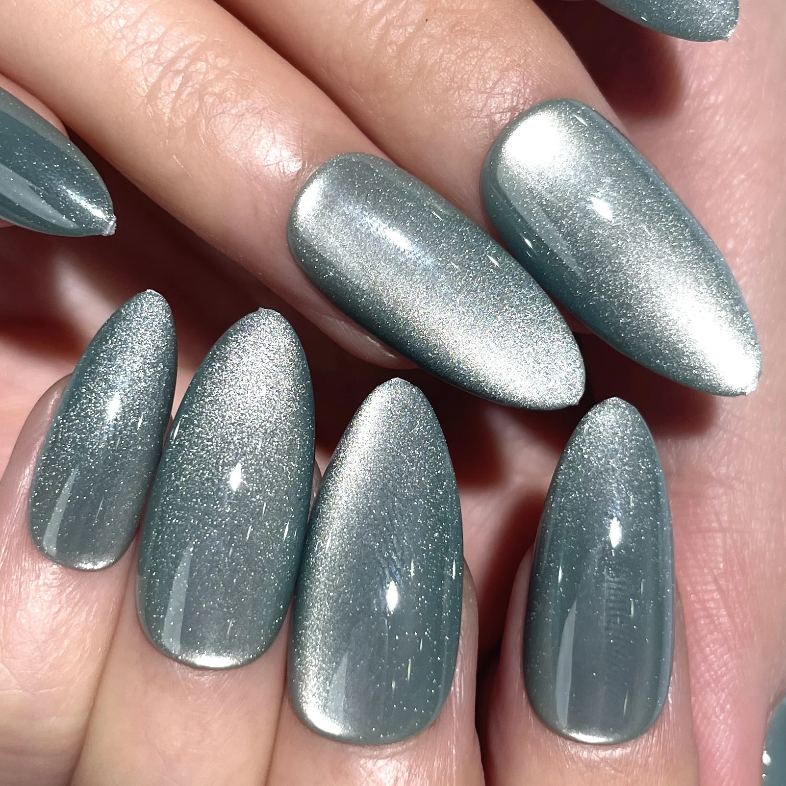 Ongleries Press On Nails Cat Eye Custom Logo Packaging Box Long Almond Artificial Nail Reusable Acrylic False Fingernail Tips