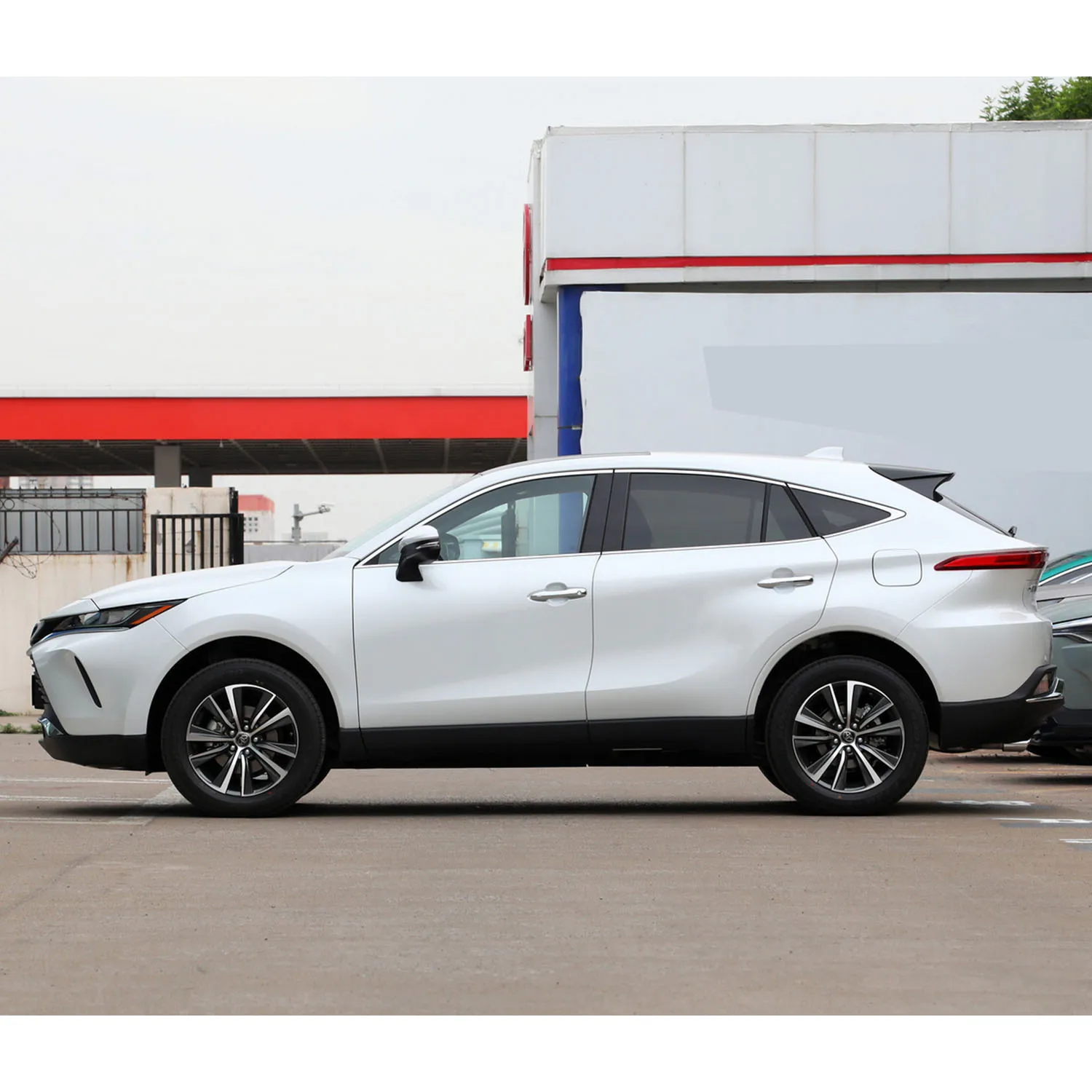 Toyota Harrier Lingfang бензиновый автомобиль быстрая скорость 175 км/ч 4 двери-5-местный внедорожник среднего размера для продажи