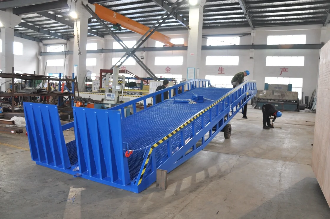 Movable Hydraulic Dock Ramp With A Capacity Of 10 Tons For Forklift Hydraulic Unloading