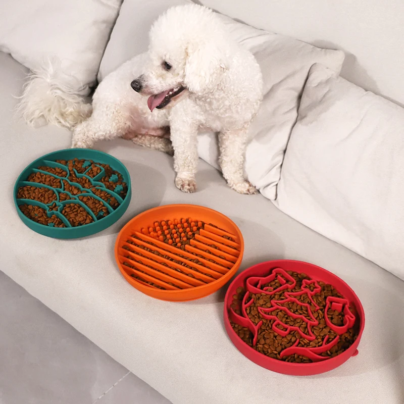 New Design Silicone Bowl Dog Pet Slow Feeder Bowl Christmas Theme Pet Food Bowl  Pet Lick Mat