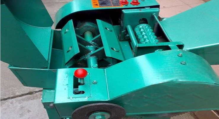 multi-function chopper for tree branches grass corn stalk rice husk