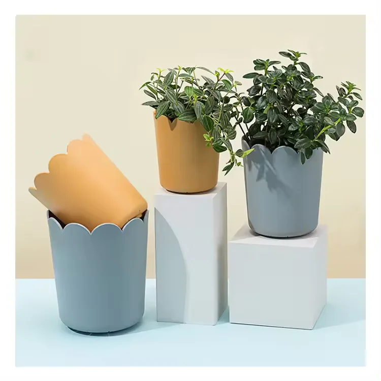 Wholesale Outdoor Indoor Balcony Home Garden Small Size Plastic Pot and Plant flower Pots