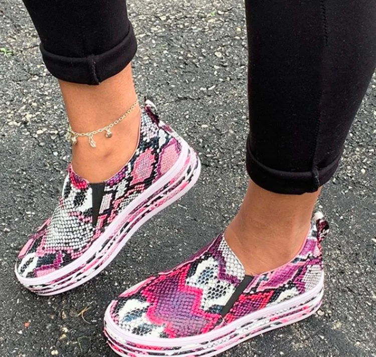 
New Women Flat Vulcanized Shoes Snake Printing PU Leather Sneakers Female Slip On Fashion Platform Woman Shoes Walking Footwear 