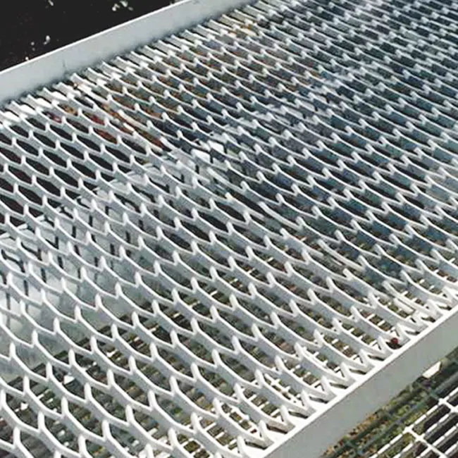 Diamond 4x8mm Opening Aluminum Gutter Guard Expanded Metal Mesh For Trench Cover High safety performance