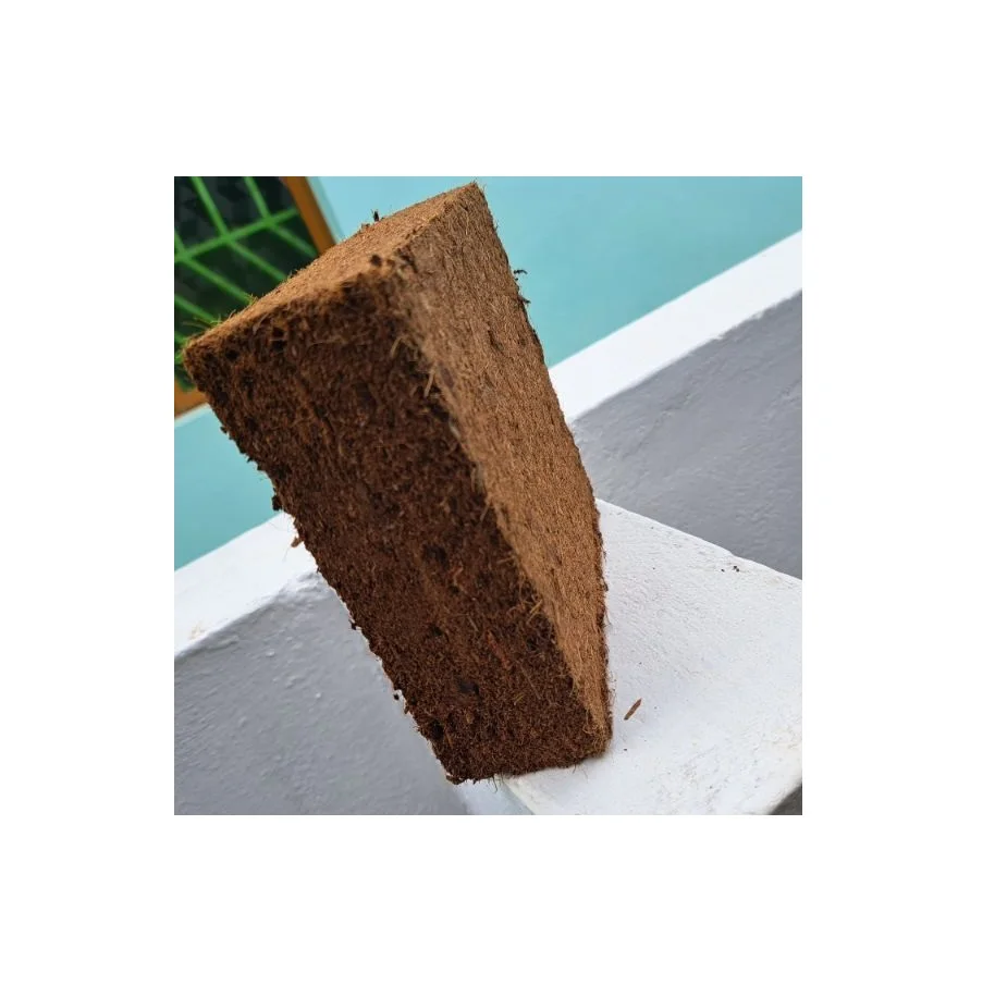 Direct Factory Block Coconut Coir Peat Cocopeat from Coconut Husk Best Soil Moisturizer Coco Peat from India