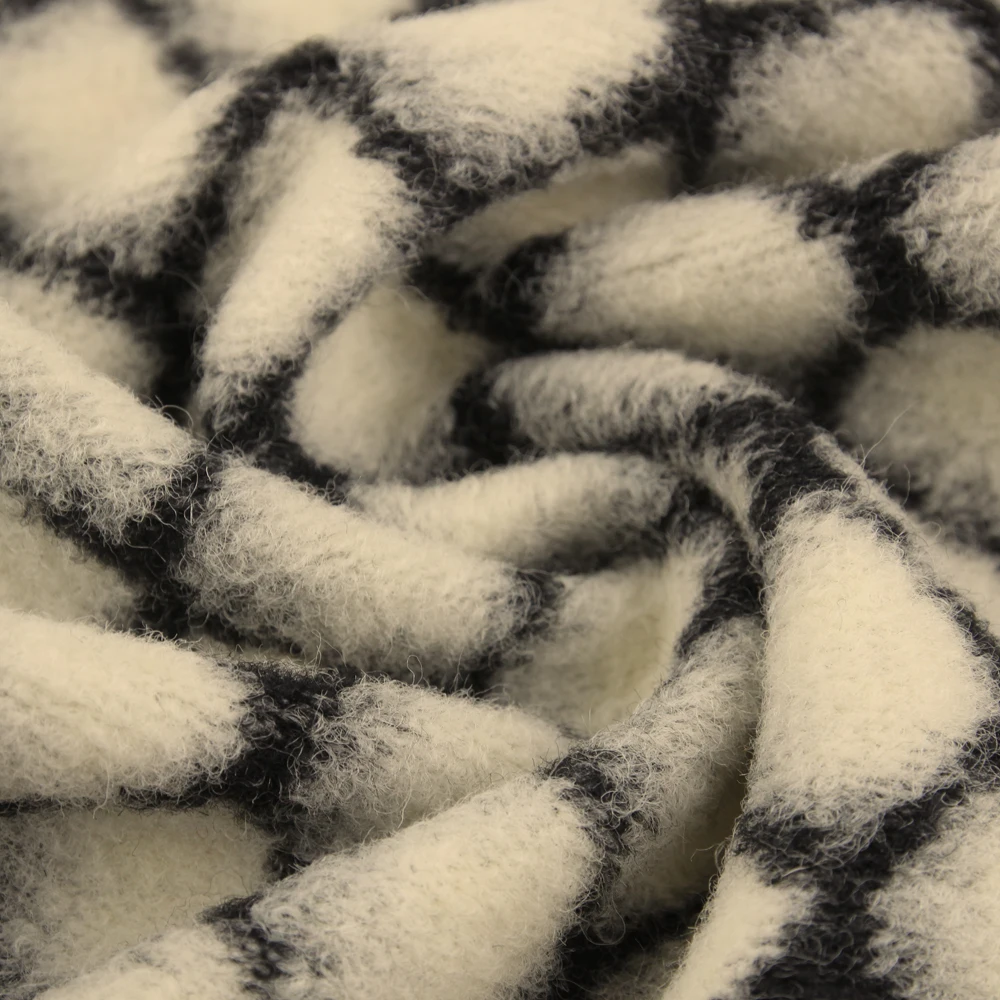 Wholesale Modern Unique Design Wool Men Suiting Fabric Suit Wool Polyester Yarn Dyed Plaid Check Fabric for Men Suit Pant