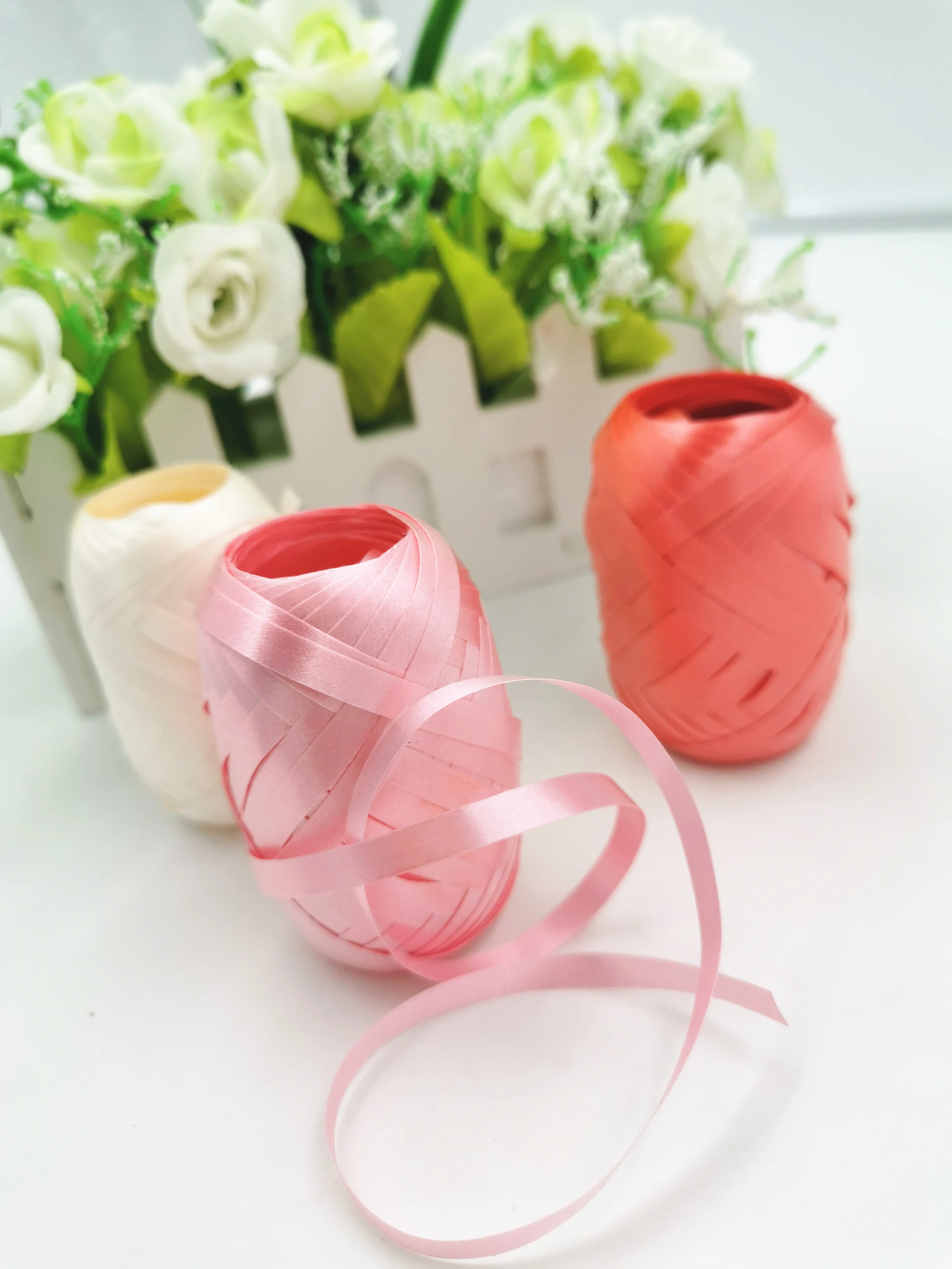 Plastic ribbon egg waterproof, windproof & durable ribbon egg roll for holiday decoration