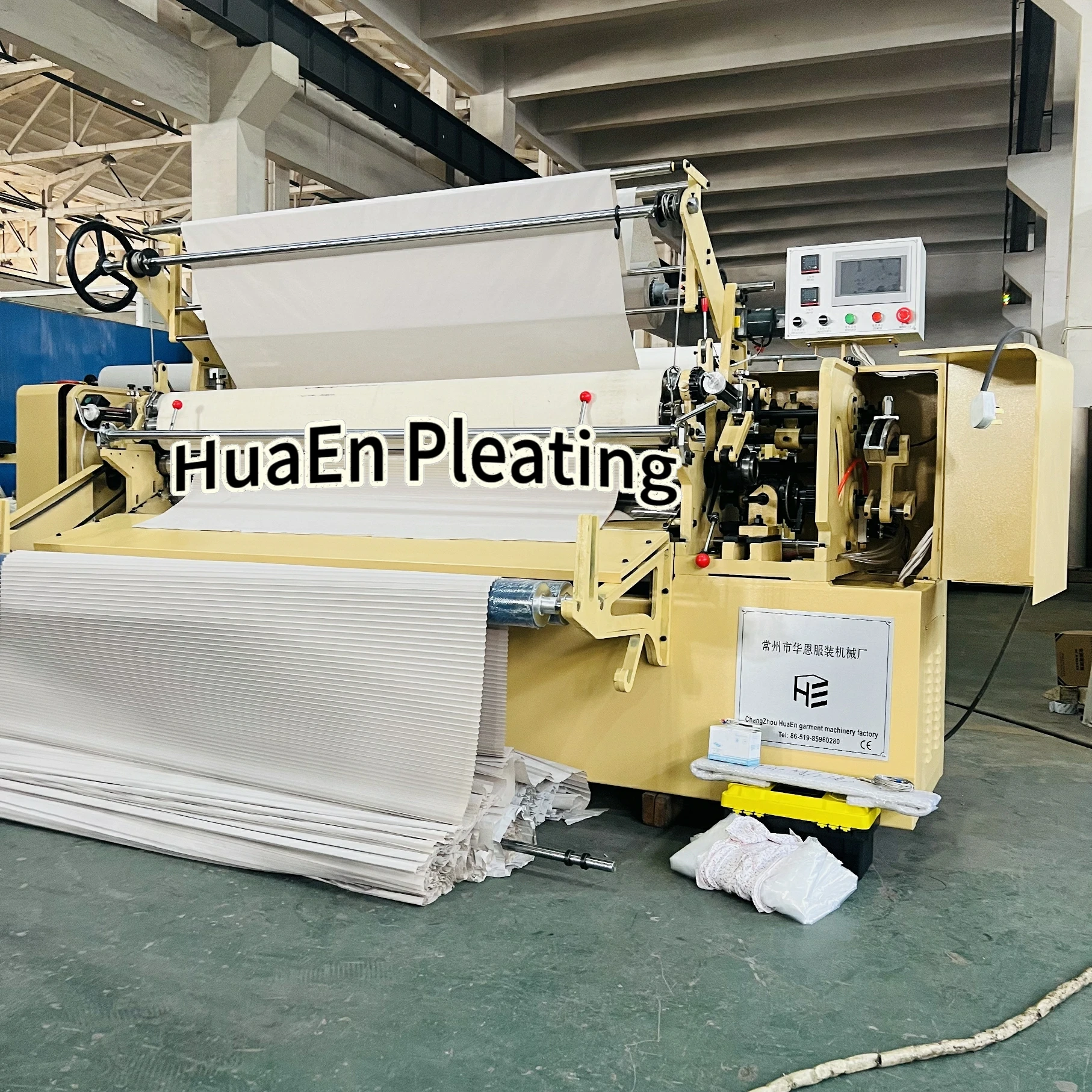 Manufacturer HuaEn ZJ-217 fantasy velvet bamboo wavy harlequin fabric leather Fabric pleating machine