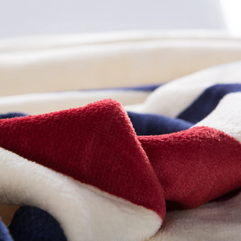 Coral Fleece Blanket 100% Polyester Wholesale Super Soft Portable Solid Color Coral Fleece Blanket