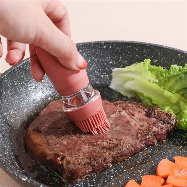 J709 Kitchen Cooking Baking BBQ Tools Glass Oil Dispenser Vinegar Bottle 2 in 1 Glass Oil Bottle With Silicone Brush