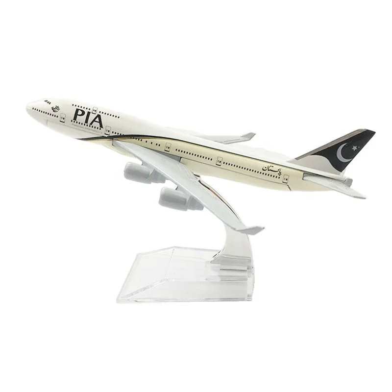 Souvenir Gift Items Scale 1:400 16cm Boeing 747  PIA Airline Wholesale Diecast Models Airplanes