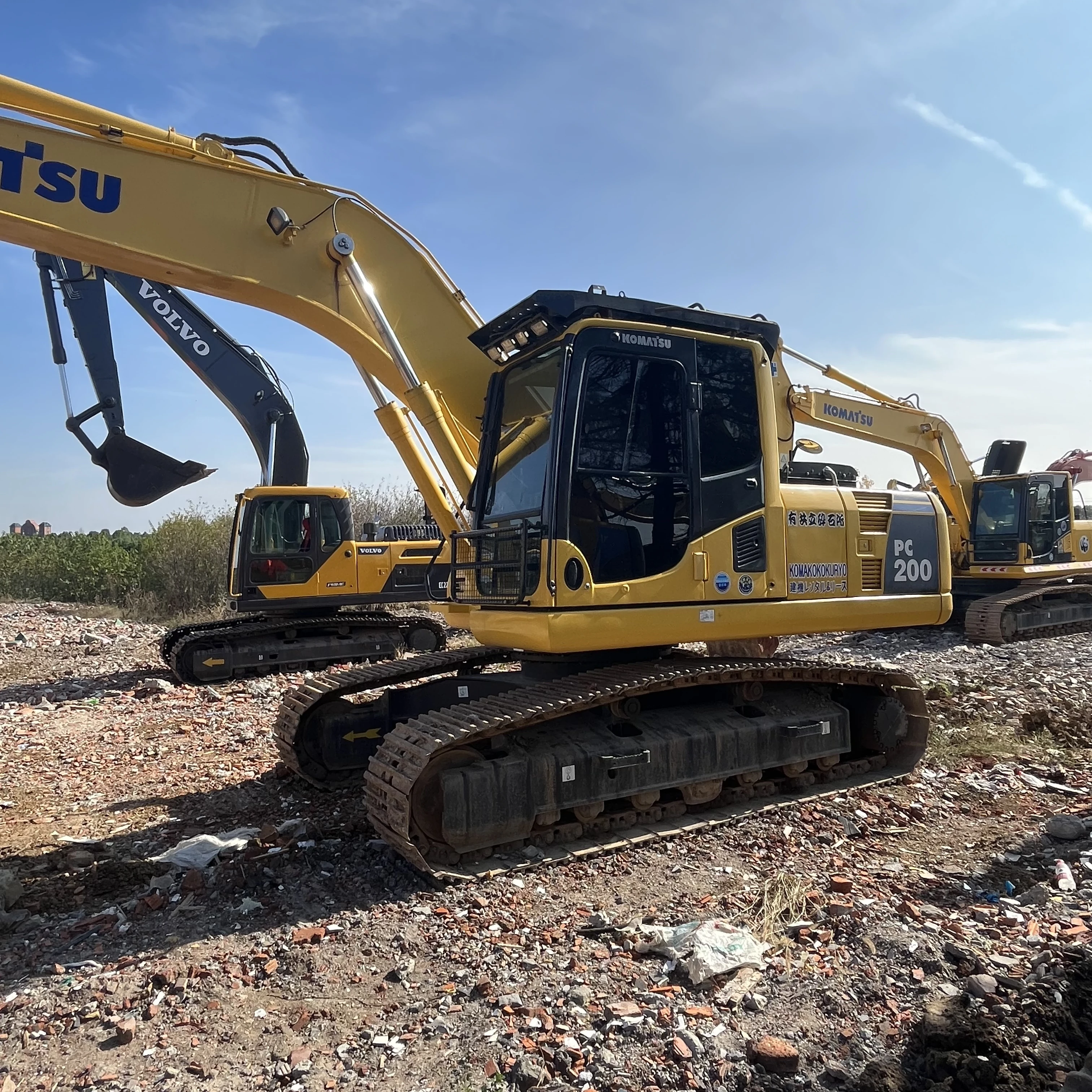 Used Komatsu PC200-8 20ton hydraulic crawler mini backhoe excavator in China for earth-moving