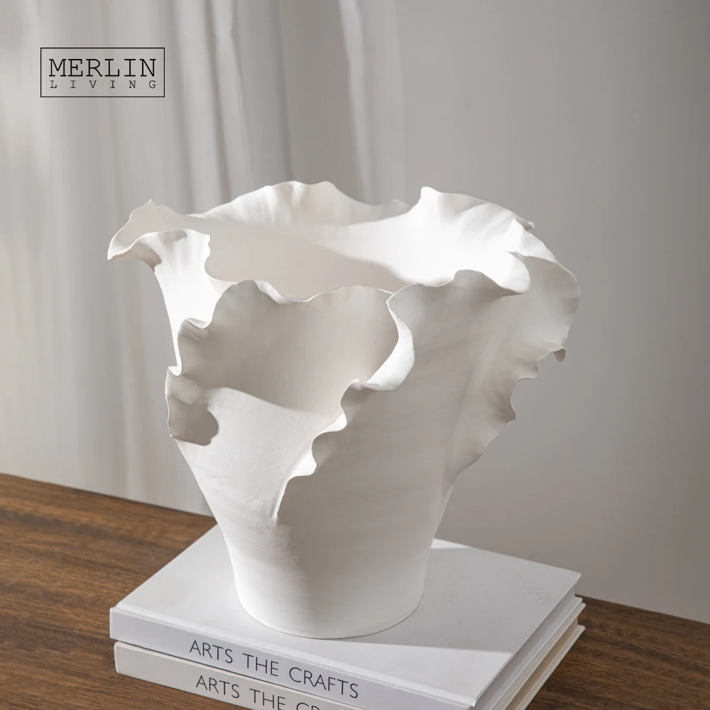 Merlin Living handmade ceramic vase hotel decor vintage laciness vase decoration  Chaozhou Ceramic Factory Manufacturing