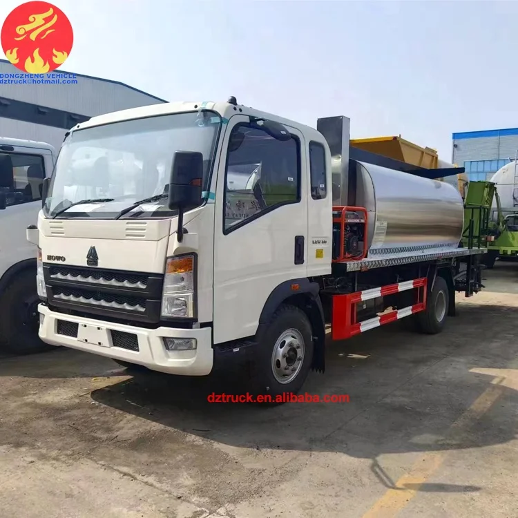 Sinotruck howo 6000liters Road Asphalt Distribution Truck for sale
