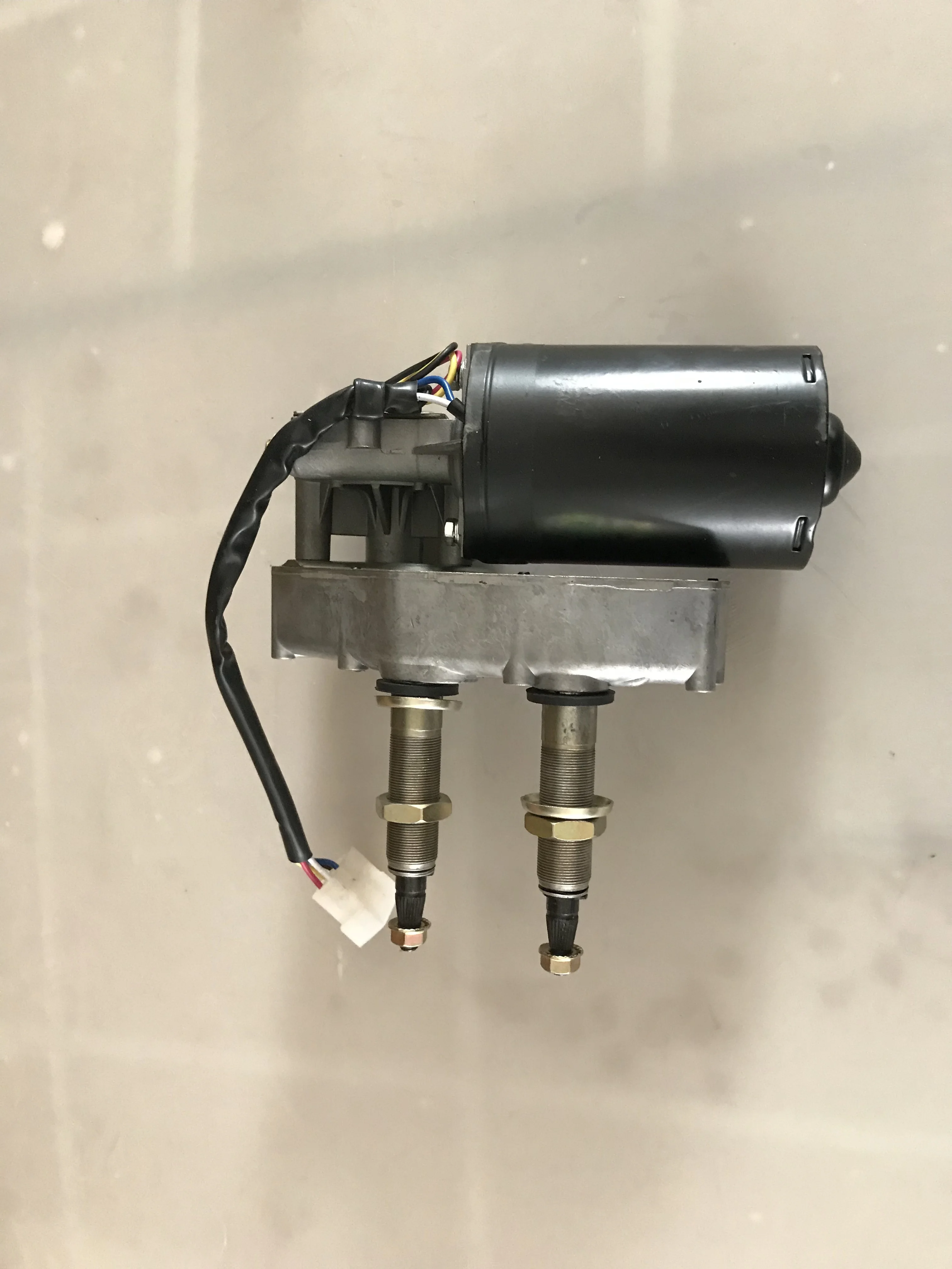 WIPER MOTOR W/BRACKET 80W 24V/12V bus parts city bus bus wiper blade HC-B-48027