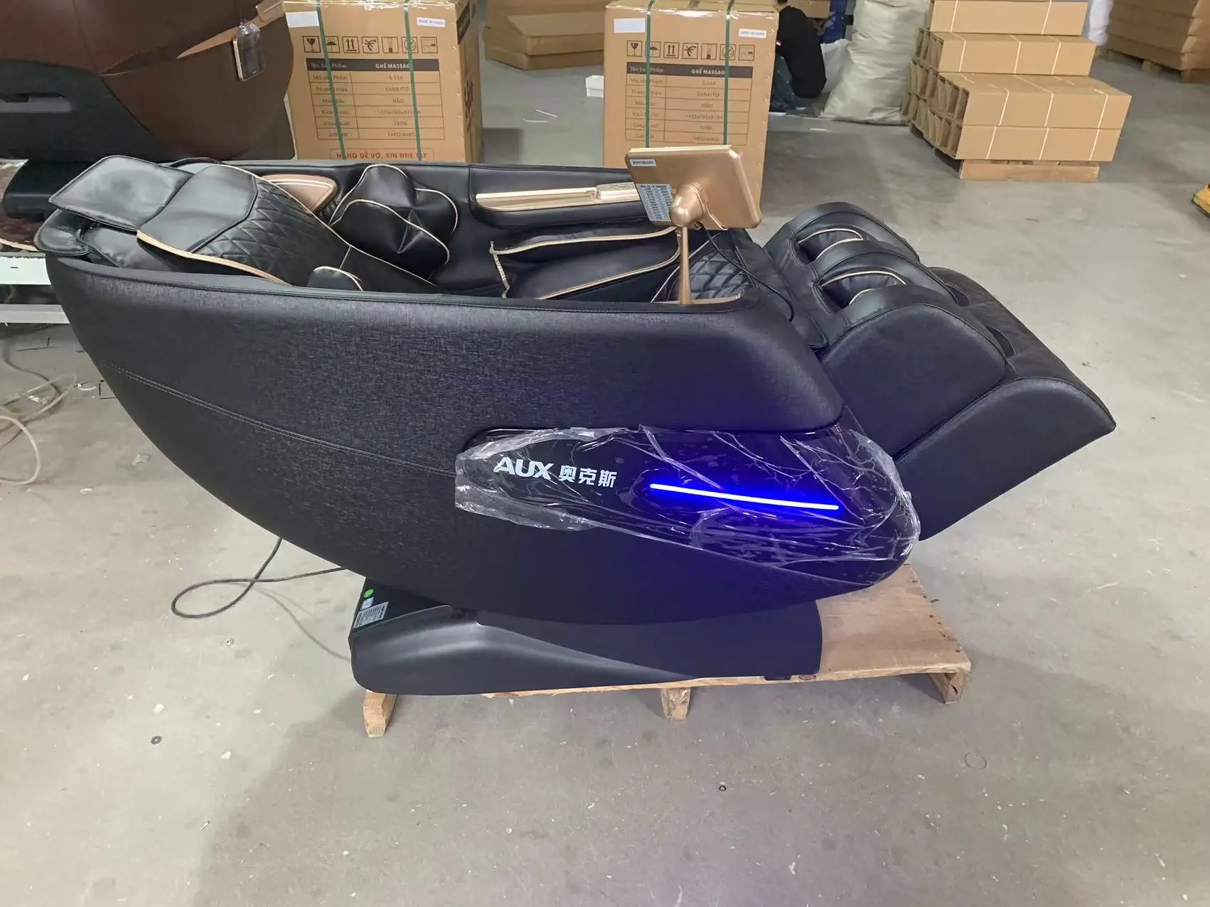 VCT-003B 2024 Luxury Full Body SL Track Arm Leg Neck Foot Modern Style Leather Seat Hand Massage  4D Zero Gravity Massage Chair